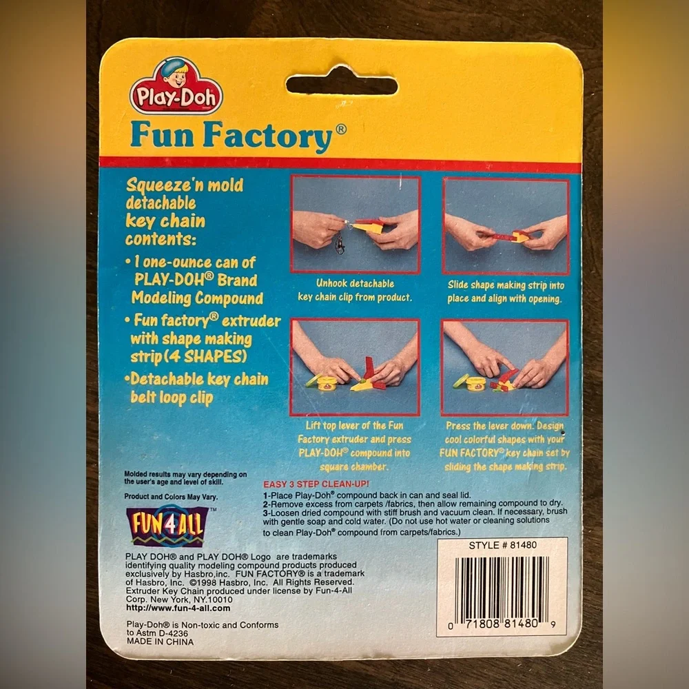 Play-doh fun factory Keychain Basic Fun - Picture 2 of 2